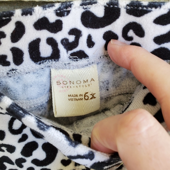 Cheetah print stretchy velour pants - Picture 2 of 3